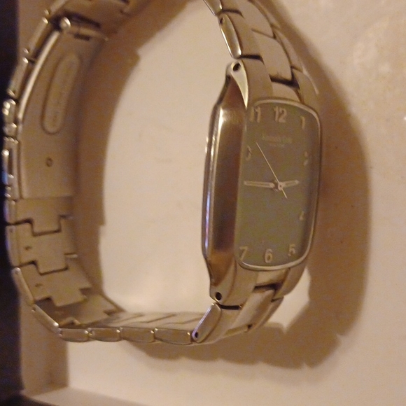 WOMAN'S KENNETH COLE NEW YORK WATCH - Picture 5 of 8